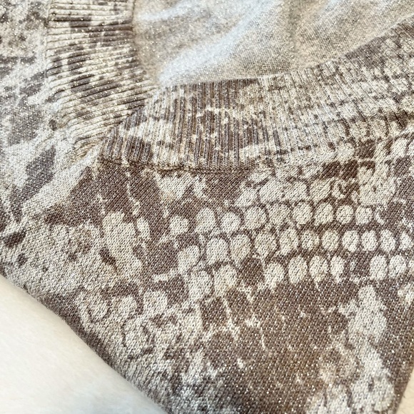 Women’s Express V-Neck Metallic Sweater - Picture 15 of 16